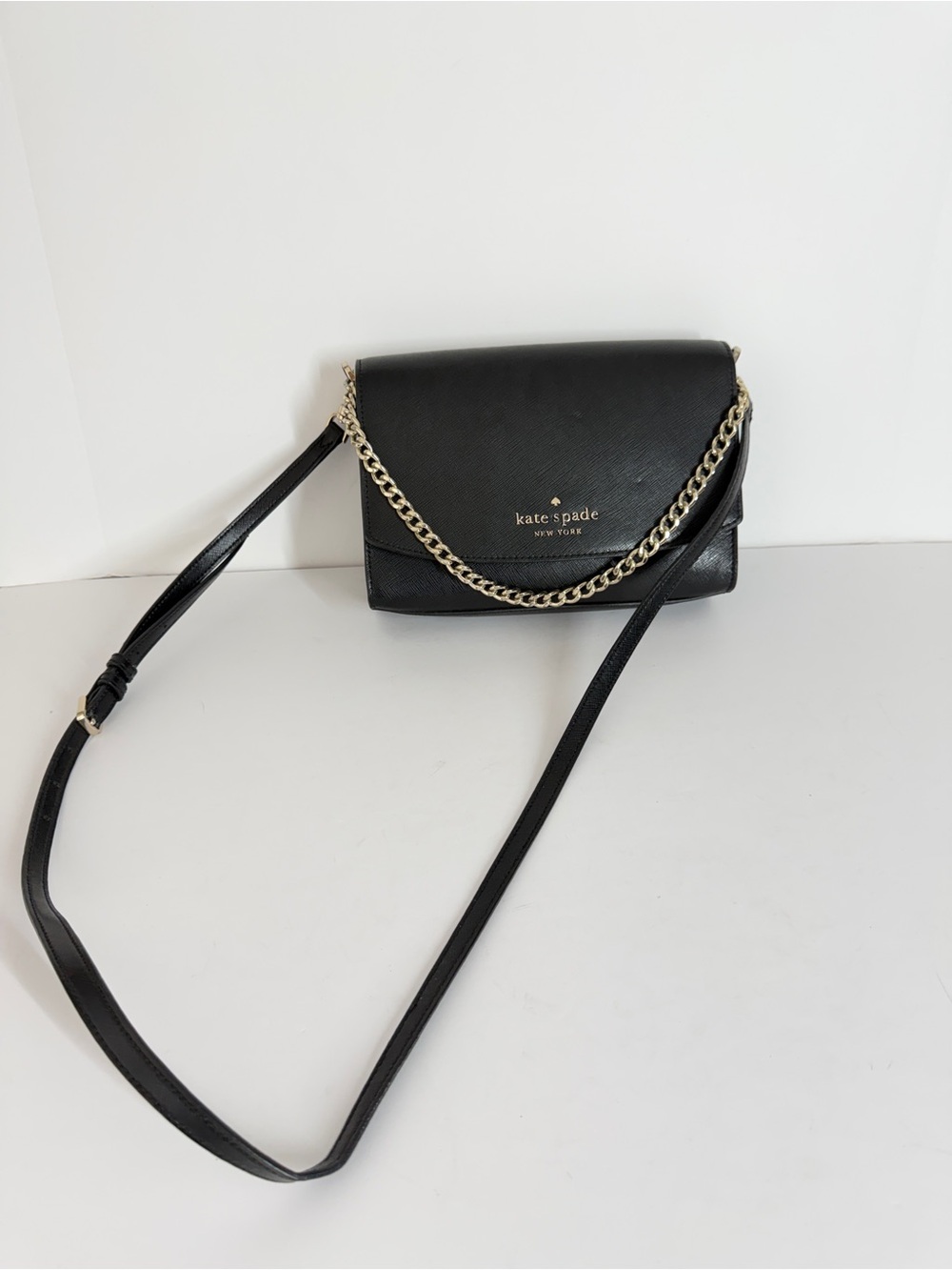 Kate Spade Womens Carson Saffiano Leather Flap Crossbody Bag Black Casual Chic - Picture 3 of 10